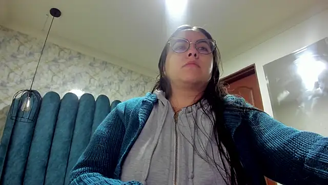 nalalye cruzz  online show from October 15, 3:17 am