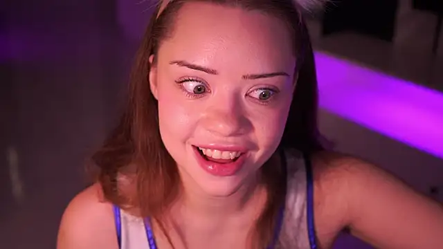 VixenMia online show from December 16, 3:11 am