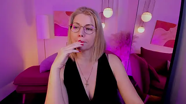 Annie Light online show from November 23, 1:44 pm