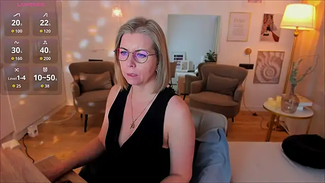 Annie Light online show from February 25, 6:34 am