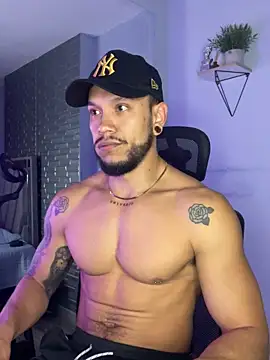 ARON TAYLER01 online show from October 28, 10:30 am