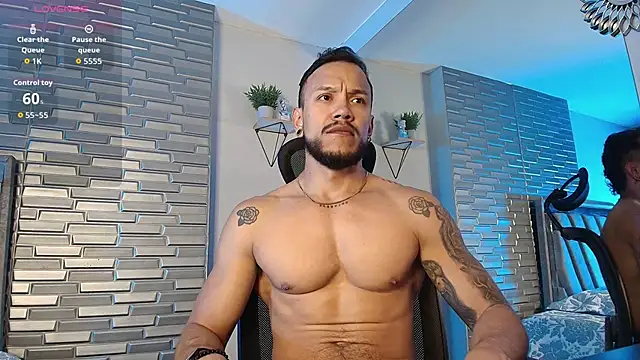 ARON TAYLER01 online show from April 7, 10:37 am