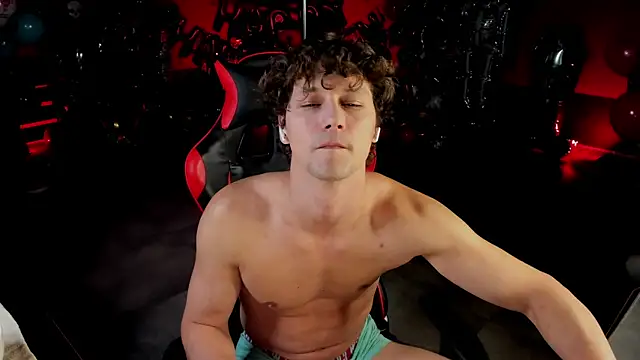 dirty-boss online show from November 29, 2:47 am