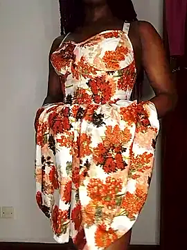 Snapshot of NicRaisaa chatting on October 5, 1:42 pm NicRaisaa online show from October 5, 1:42 pm