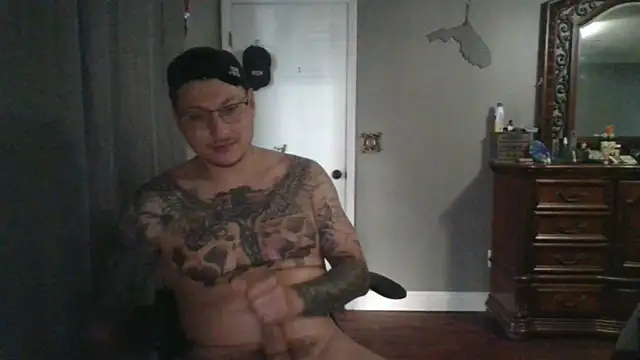 Snapshot of MrBiggBallz chatting on December 21, 1:42 pm MrBiggBallz online show from December 21, 1:42 pm