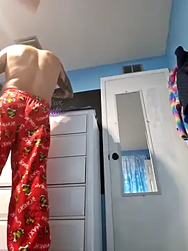 Snapshot of MrBiggBallz chatting on December 27, 1:28 pm MrBiggBallz online show from December 27, 1:28 pm