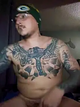 Snapshot of MrBiggBallz chatting on January 21, 4:10 am MrBiggBallz online show from January 21, 4:10 am