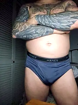 Snapshot of MrBiggBallz chatting on December 20, 4:19 am MrBiggBallz online show from December 20, 4:19 am