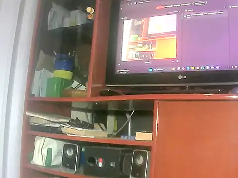 Snapshot of daneht chatting on May 7, 1:38 pm daneht online show from May 7, 1:38 pm