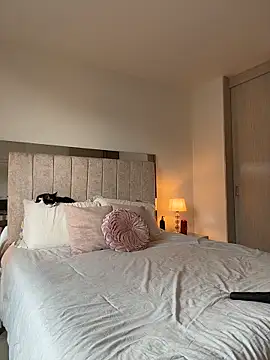 Im Valentina online show from April 4, 9:12 pm