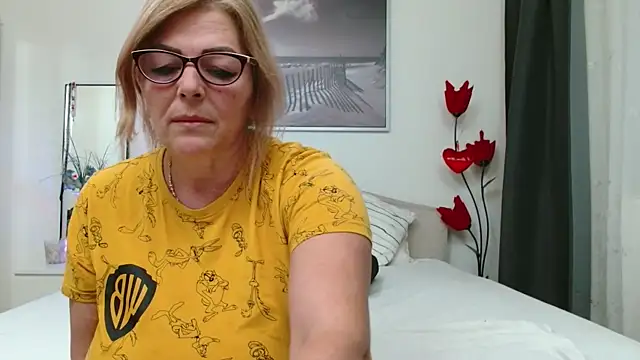 YulliaMilf online show from January 10, 4:09 pm