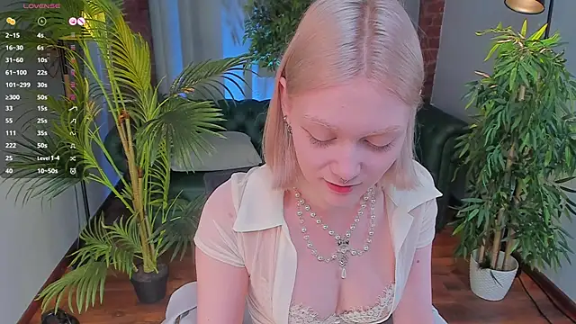  Rude Girl  online show from January 15, 2:56 pm