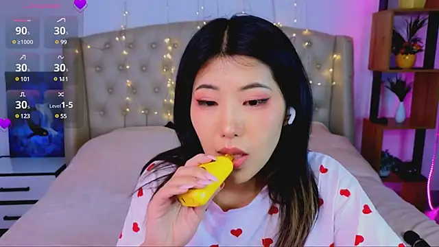 Snapshot of Wendy__Hills chatting on March 10, 6:45 pm Wendy Hills online show from March 10, 6:45 pm