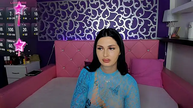 Snapshot of naughtycleo chatting on January 10, 2:25 am naughtycleo online show from January 10, 2:25 am