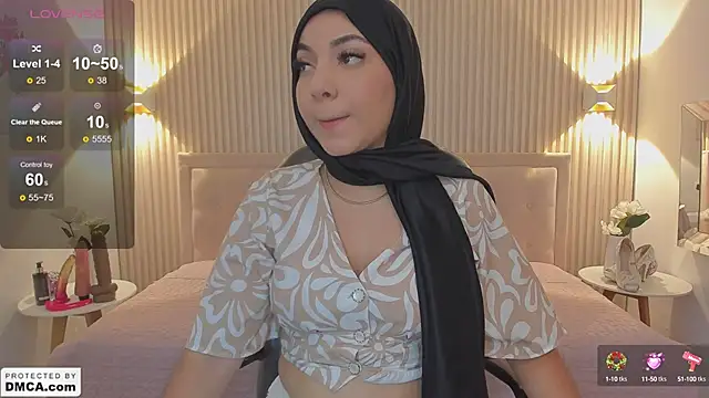 Snapshot of Sooffii_1 chatting on December 19, 7:07 pm Sooffii 1 online show from December 19, 7:07 pm