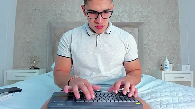 Snapshot of JeffDaltton chatting on January 24, 1:14 pm JeffDaltton online show from January 24, 1:14 pm