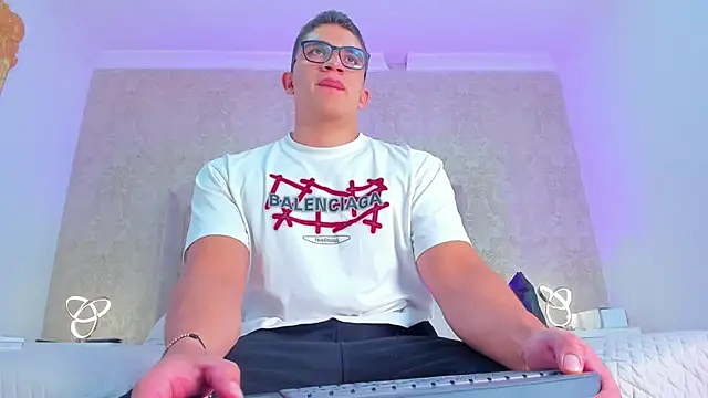 Snapshot of JeffDaltton chatting on February 14, 2:54 pm JeffDaltton online show from February 14, 2:54 pm