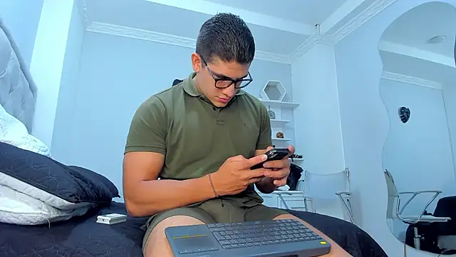 Snapshot of JeffDaltton chatting on February 19, 7:05 pm JeffDaltton online show from February 19, 7:05 pm