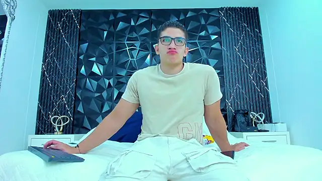 Snapshot of JeffDaltton chatting on March 22, 12:14 pm JeffDaltton online show from March 22, 12:14 pm