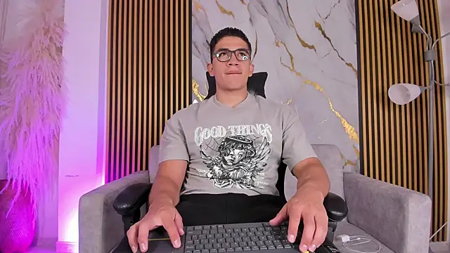 Snapshot of JeffDaltton chatting on September 13, 12:49 pm JeffDaltton online show from September 13, 12:49 pm