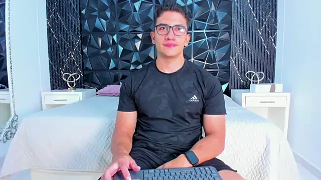 Snapshot of JeffDaltton chatting on September 15, 7:47 pm JeffDaltton online show from September 15, 7:47 pm