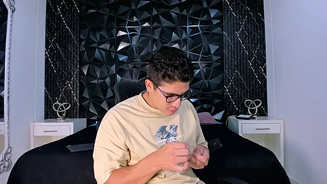 Snapshot of JeffDaltton chatting on October 2, 8:16 pm JeffDaltton online show from October 2, 8:16 pm