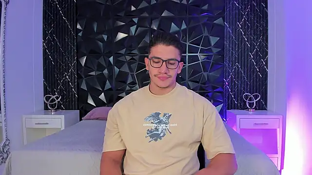 Snapshot of JeffDaltton chatting on October 6, 8:06 pm JeffDaltton online show from October 6, 8:06 pm