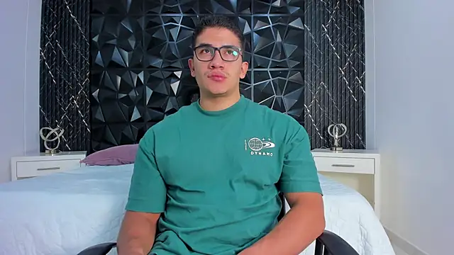 Snapshot of JeffDaltton chatting on October 12, 7:46 pm JeffDaltton online show from October 12, 7:46 pm