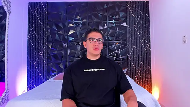 Snapshot of JeffDaltton chatting on October 17, 8:33 pm JeffDaltton online show from October 17, 8:33 pm