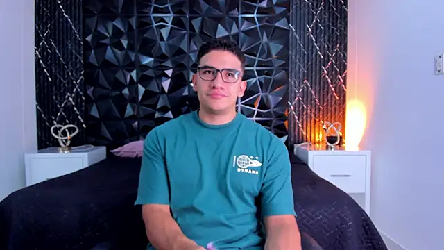 Snapshot of JeffDaltton chatting on October 20, 7:58 pm JeffDaltton online show from October 20, 7:58 pm