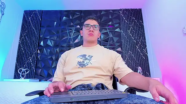 Snapshot of JeffDaltton chatting on October 25, 8:14 pm JeffDaltton online show from October 25, 8:14 pm