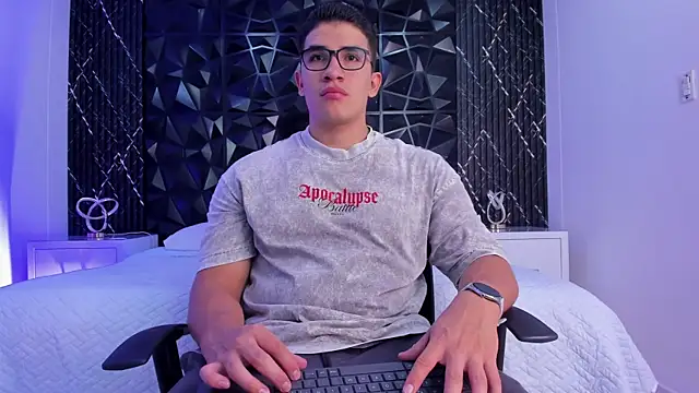 Snapshot of JeffDaltton chatting on October 28, 8:11 pm JeffDaltton online show from October 28, 8:11 pm