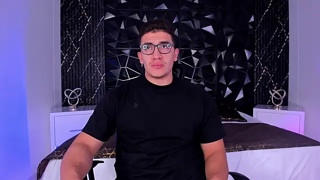 Snapshot of JeffDaltton chatting on November 16, 8:36 pm JeffDaltton online show from November 16, 8:36 pm