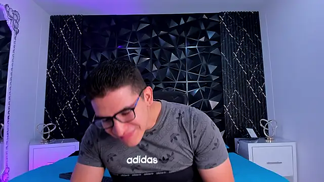 Snapshot of JeffDaltton chatting on November 19, 8:09 pm JeffDaltton online show from November 19, 8:09 pm