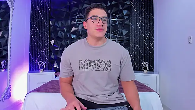 Snapshot of JeffDaltton chatting on December 3, 8:40 pm JeffDaltton online show from December 3, 8:40 pm