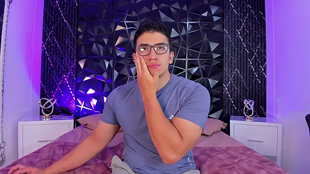 Snapshot of JeffDaltton chatting on December 15, 8:24 pm JeffDaltton online show from December 15, 8:24 pm