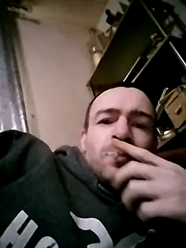 Snapshot of Erimyka chatting on February 1, 3:32 pm Erimyka online show from February 1, 3:32 pm