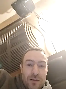 Snapshot of Erimyka chatting on February 3, 2:53 am Erimyka online show from February 3, 2:53 am