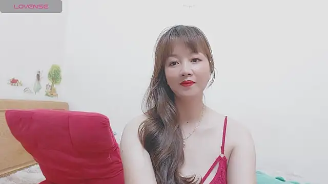 Snapshot of Holygirlsweet777 chatting on December 13, 1:37 am Holygirlsweet777 online show from December 13, 1:37 am