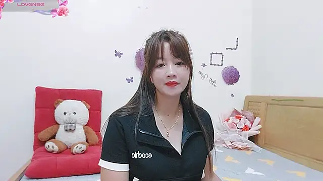 Snapshot of Holygirlsweet777 chatting on November 7, 1:27 am Holygirlsweet777 online show from November 7, 1:27 am