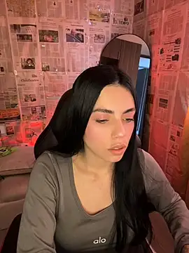 i am nina  online show from April 16, 9:04 pm