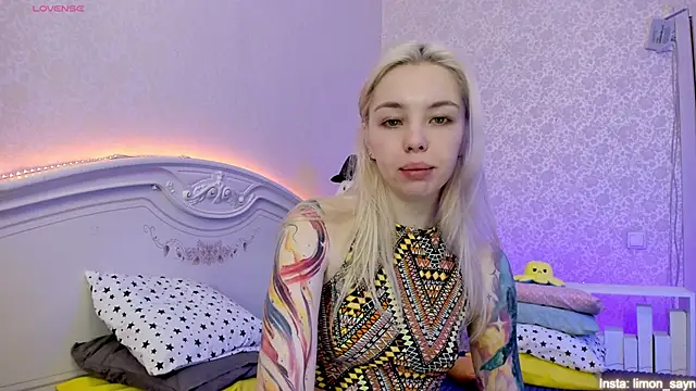 LillyMoure  online show from January 20, 11:54 pm