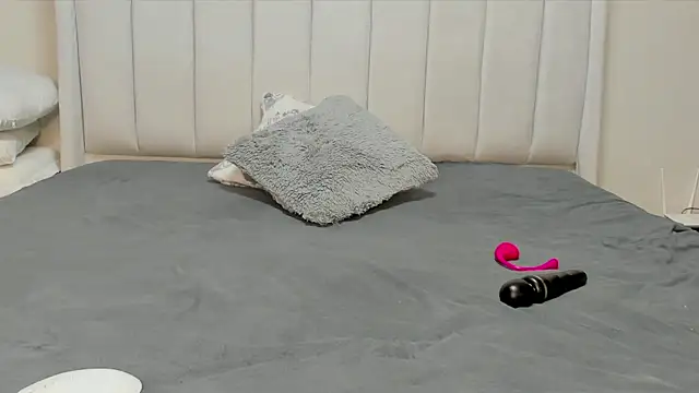  heavenlysent online show from April 1, 1:28 am