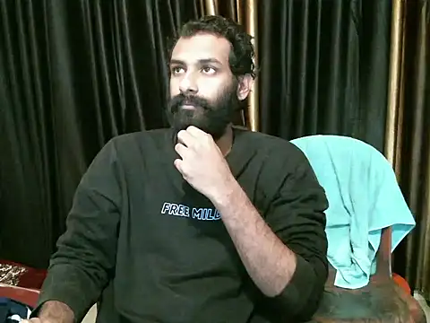 Snapshot of indian2 chatting on December 18, 3:47 am indian2 online show from December 18, 3:47 am