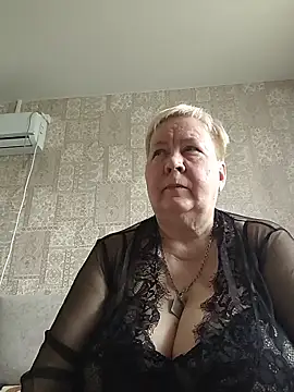 EffectFiona online show from May 8, 11:48 am