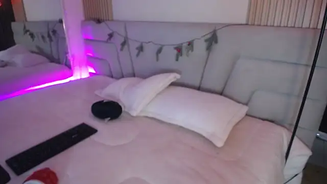 Miss Loise online show from December 21, 2:19 am