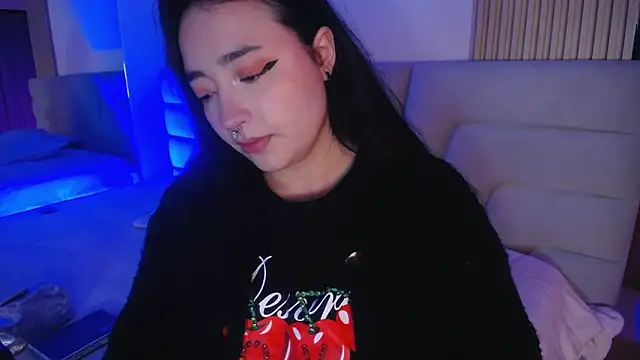 Snapshot of Miss_Loise chatting on April 29, 2:48 am Miss Loise online show from April 29, 2:48 am
