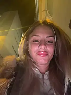 Snapshot of BritneyDimond chatting on February 15, 1:53 am BritneyDimond online show from February 15, 1:53 am