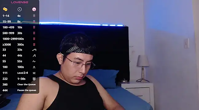 andrewmhilton  online show from February 26, 12:49 am