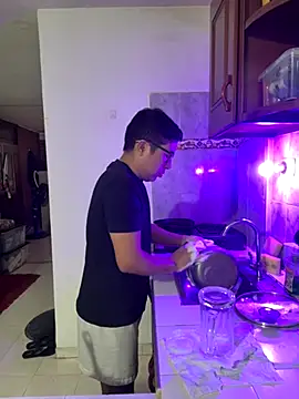 andrewmhilton  online show from September 8, 3:55 pm